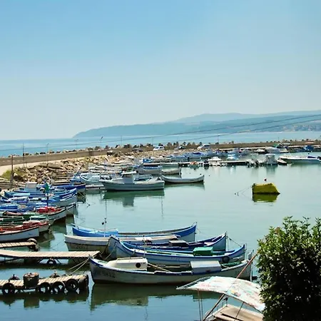 2 Bedrooms With Ocean View In Byala Apartmán